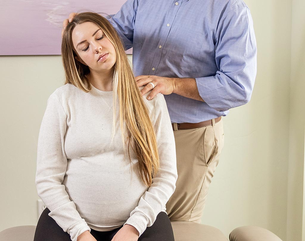 Neck and shoulder chiropractic treatment
